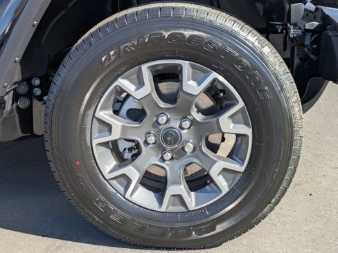 New 2026 Jeep Gladiator Sport AWD/4WD image 11