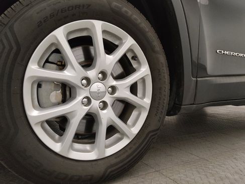 Used 2016 Jeep Cherokee Latitude image 31