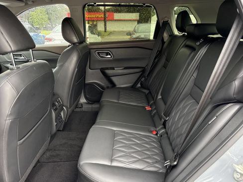 Used 2023 Nissan Rogue Platinum w/ Platinum Premium Package FWD image 10