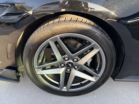 Used 2025 Ford Mustang Coupe RWD image 26
