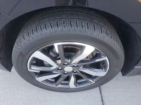 Used 2023 Chevrolet Equinox Premier image 11