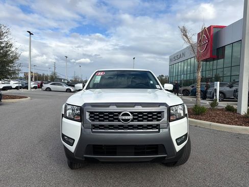 Certified 2025 Nissan Frontier SV w/ SV Convenience Package image 2