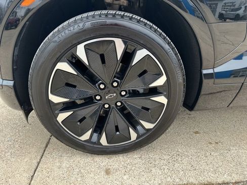 Used 2025 Chevrolet Blazer EV RS image 28