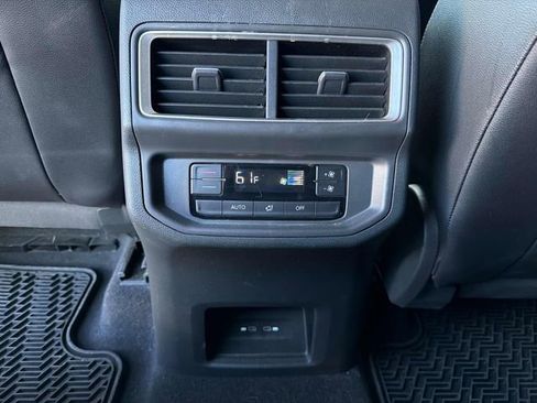 Used 2024 Volkswagen Atlas SE AWD/4WD image 21