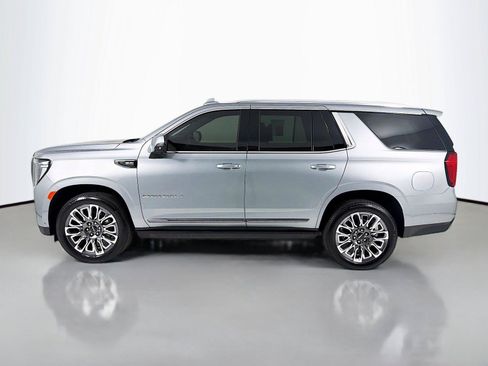 Used 2024 GMC Yukon Denali Ultimate AWD/4WD image 2