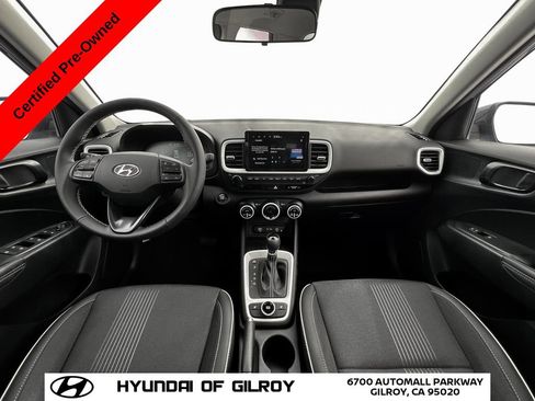 Used 2025 Hyundai Venue Limited image 15
