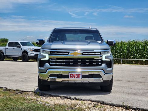 Used 2024 Chevrolet Silverado 1500 LTZ RWD image 2