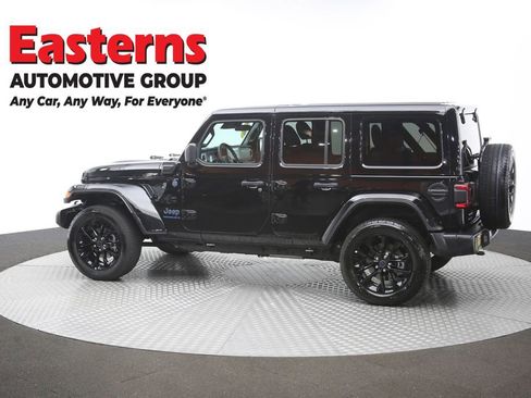 Used 2025 Jeep Wrangler Unlimited Sahara w/ Safety Group AWD/4WD image 61