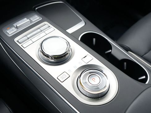 Used 2025 Genesis Electrified GV70 Advanced w/ Prestige Package image 28