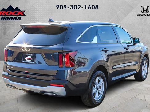 Used 2026 Kia Sorento LX FWD image 6