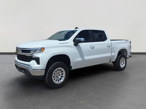 Used 2024 Chevrolet Silverado 1500 LT AWD/4WD image 1