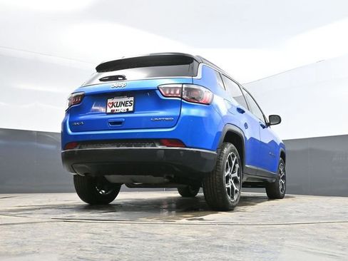 Used 2025 Jeep Compass Limited image 50