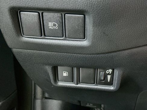 Used 2021 Toyota C-HR LE FWD image 16