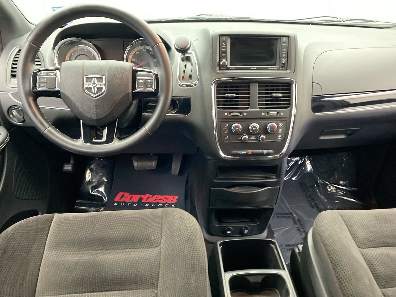 Used 2017 Dodge Grand Caravan SE FWD image 15