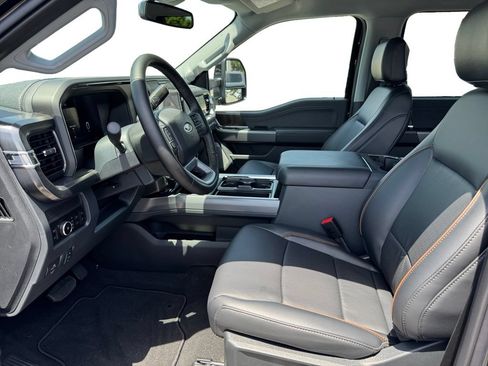 Used 2025 Ford F250 Lariat w/ Black Appearance Package AWD/4WD image 9