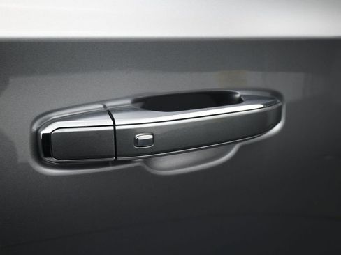 Used 2022 GMC Yukon Denali w/ Denali Premium Package image 52