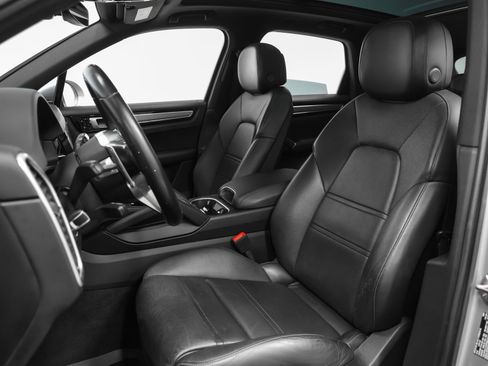 Certified 2021 Porsche Cayenne AWD/4WD image 39
