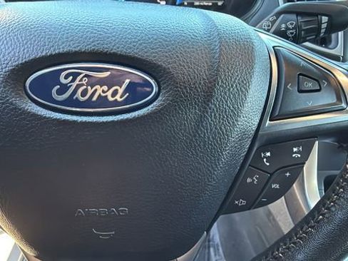 Used 2023 Ford Edge SEL image 20