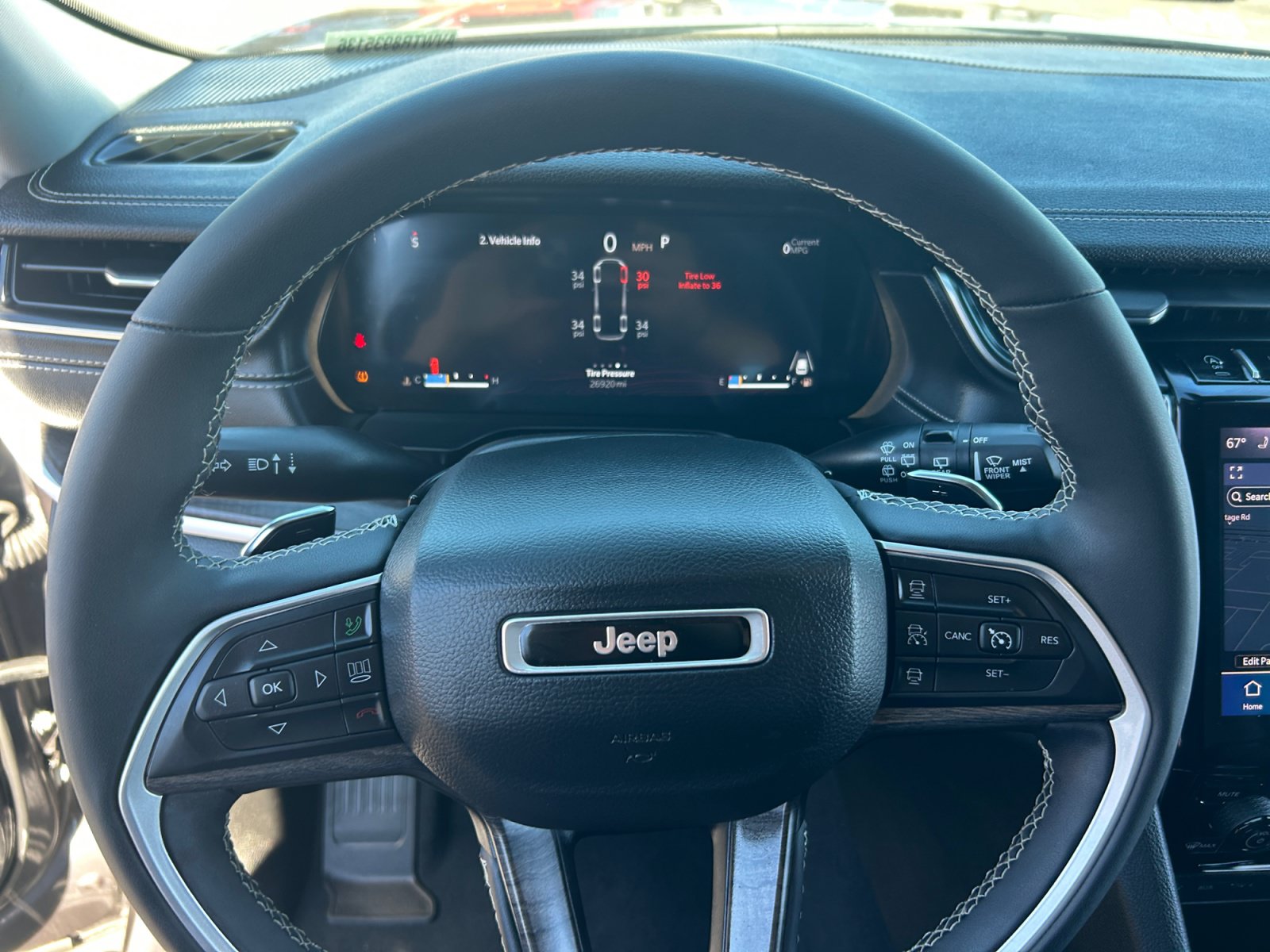 Used 2024 Jeep Grand Cherokee L Limited w/ Black Appearance Package AWD/4WD image 9