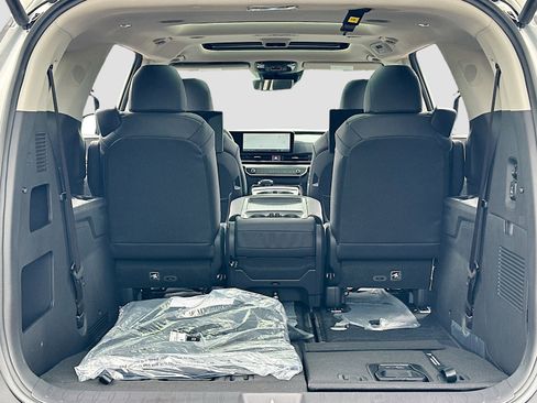 New 2025 Kia Carnival SX Prestige image 7