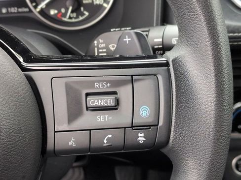 Used 2023 Nissan Rogue SV AWD/4WD image 18
