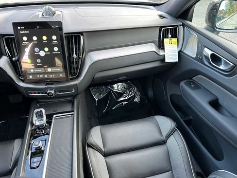 New 2026 Volvo XC60 B5 Ultra w/ Climate Package image 18