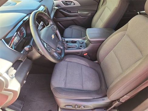 Used 2023 Chevrolet Traverse LT image 18
