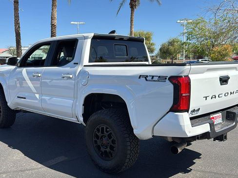 Used 2025 Toyota Tacoma SR5 image 5