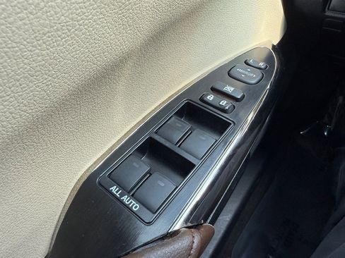 Used 2015 Toyota Avalon XLE FWD image 29
