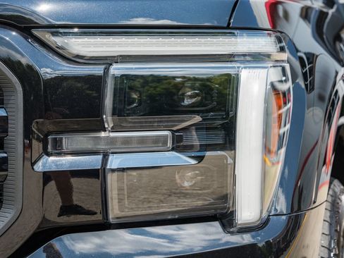 Used 2024 Ford F150 Lariat w/ Equipment Group 502A High AWD/4WD image 10