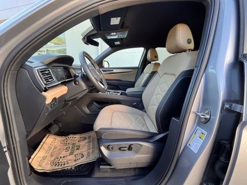 Used 2024 Volkswagen Atlas Cross Sport SE image 27