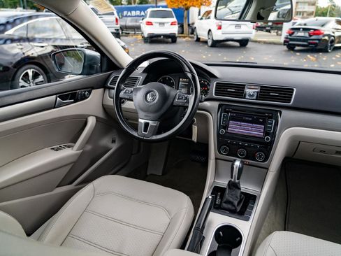 Used 2015 Volkswagen Passat TDI SE image 24