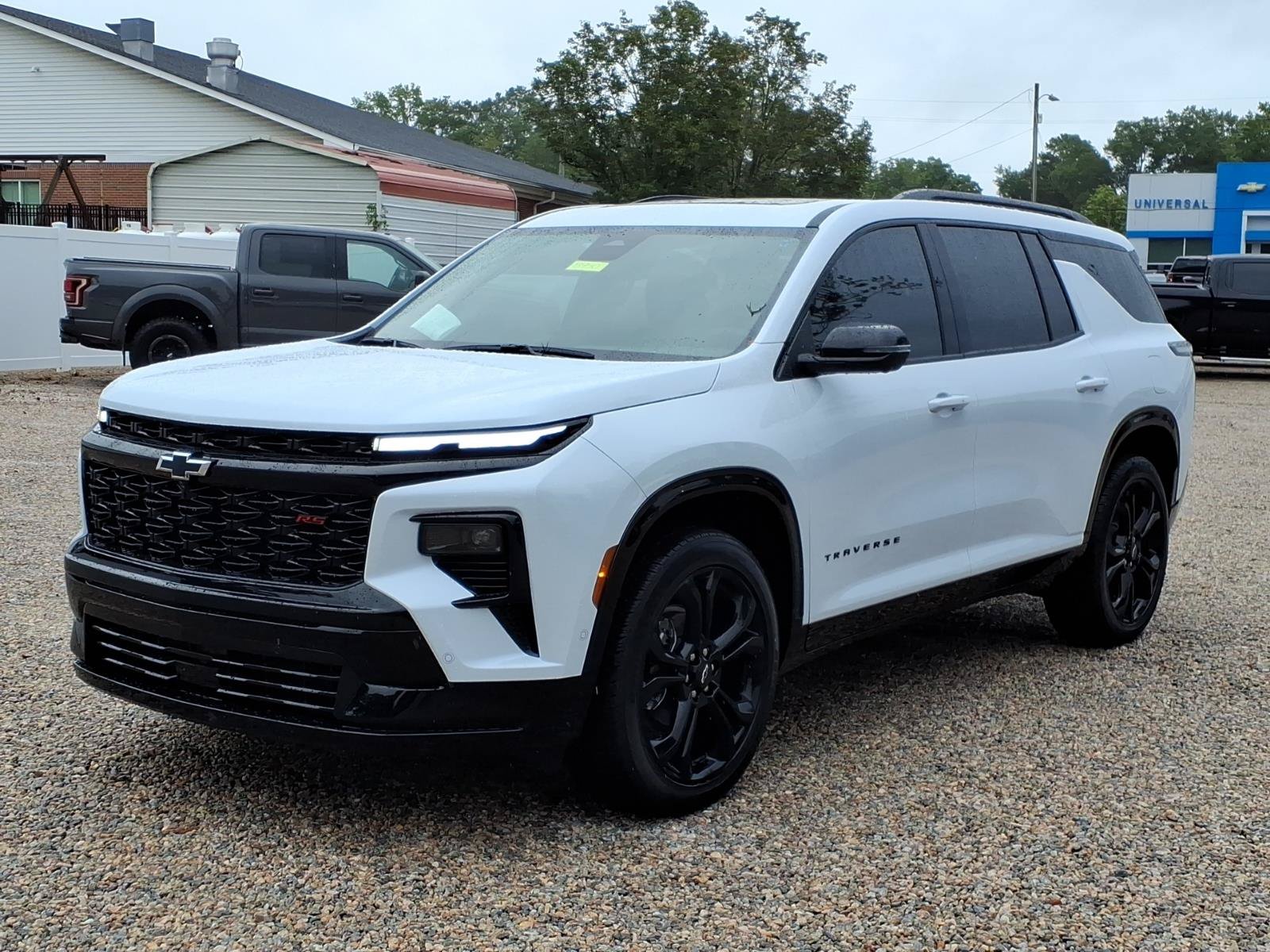 New 2027 Chevrolet Traverse RS FWD image 3