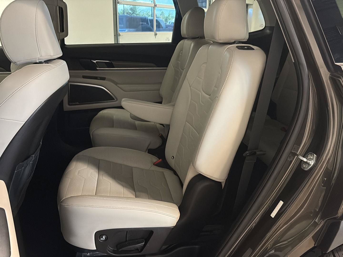 Used 2022 Kia Telluride SX w/ SX Prestige Package AWD/4WD image 34