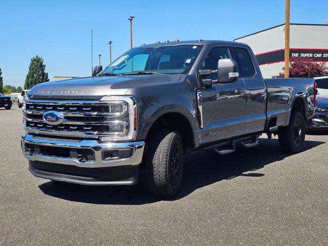 Used 2023 Ford F350 Lariat w/ FX4 Off-Road Package AWD/4WD image 7