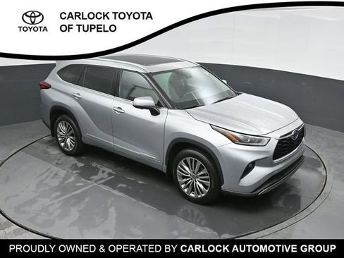 Used 2023 Toyota Highlander Platinum image 37