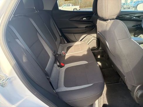 Used 2025 Chevrolet TrailBlazer LT AWD/4WD image 15