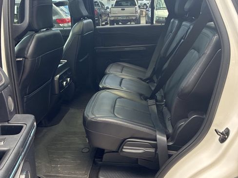 Used 2019 Ford Expedition Limited w/ Equipment Group 302A AWD/4WD image 11