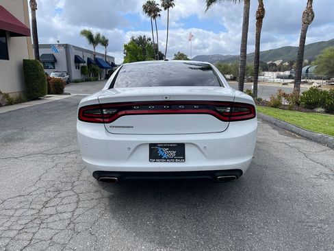 Used 2019 Dodge Charger SXT w/ Leather Interior Group RWD image 6