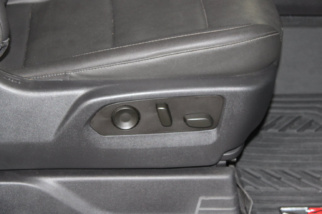 Used 2023 Chevrolet Silverado 1500 LTZ AWD/4WD image 29