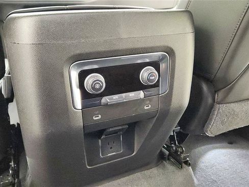 Used 2021 Chevrolet Tahoe LT AWD/4WD image 34