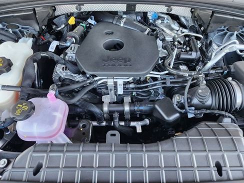 New 2026 Jeep Grand Cherokee Limited w/ Luxury Tech Group II image 23