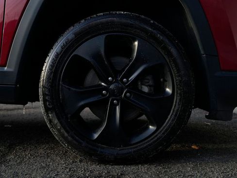 Used 2020 Jeep Compass Latitude image 12