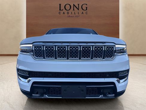 Used 2024 Jeep Grand Wagoneer Series III w/ HD Trailer Tow Package image 8