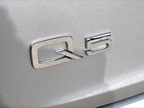Used 2023 Audi Q5 2.0T Premium Plus w/ Premium Plus Package AWD/4WD image 31