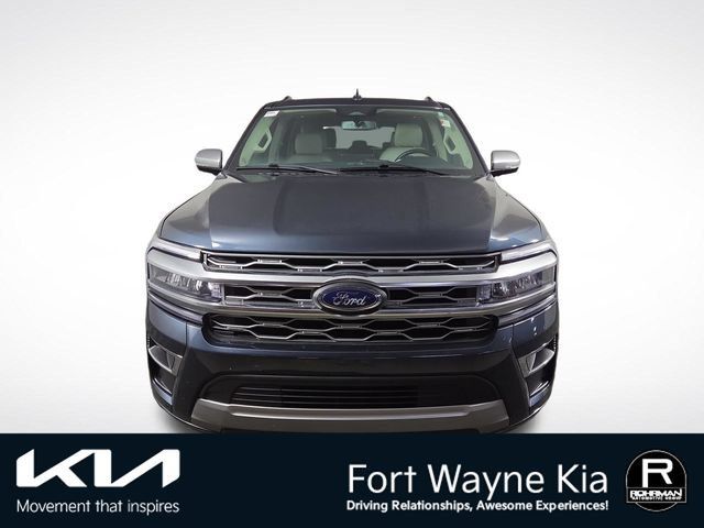 Used 2024 Ford Expedition Platinum AWD/4WD image 3