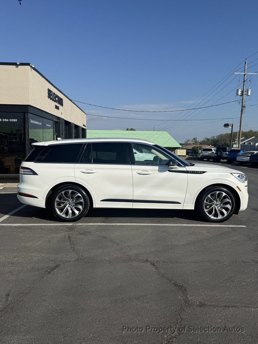 Used 2022 Lincoln Aviator Grand Touring w/ Equipment Group 301A AWD/4WD image 9