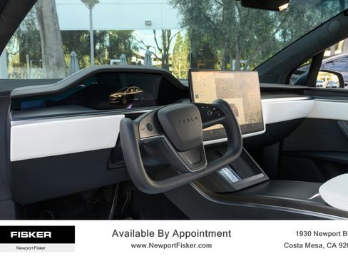 Used 2023 Tesla Model X Plaid image 12