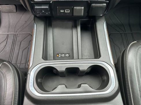 Used 2023 Chevrolet Silverado 2500 High Country w/ Z71 Off-Road Package image 13