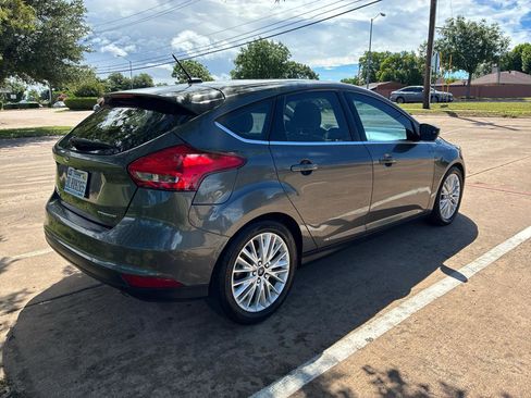 Used 2018 Ford Focus Titanium FWD image 8